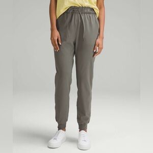 Lululemon Stretch High-Rise Jogger *Full Length - Grey Sage